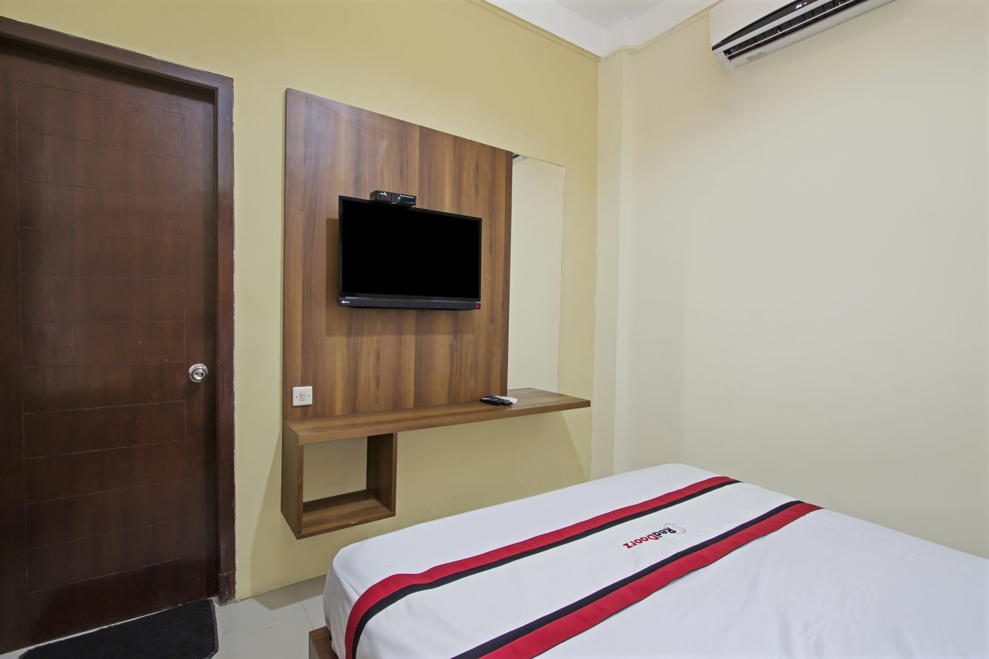 Reddoorz @ Babarsari Hotel Maguwo Exterior photo